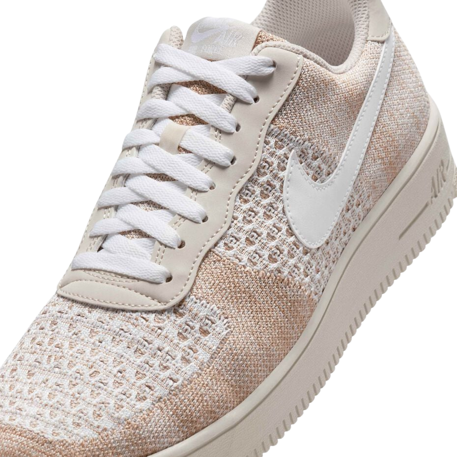 NIKE AIR FORCE 1 FLYKNIT