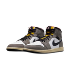 NIKE AIR JORDAN 1 MID