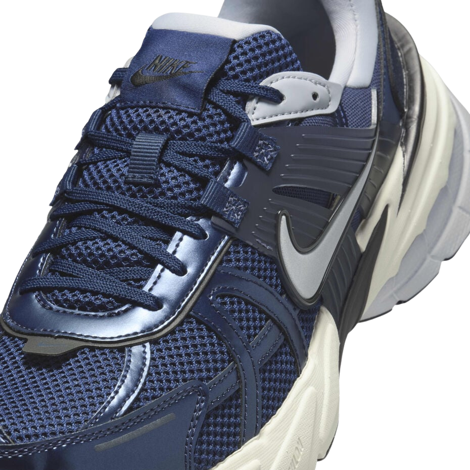 NIKE V2K RUN