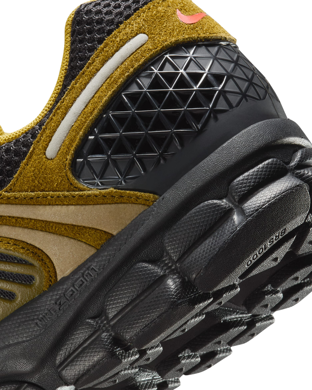 NIKE VOMERO 5 PREMIUM