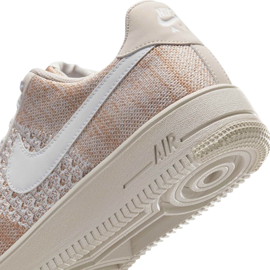 NIKE AIR FORCE 1 FLYKNIT