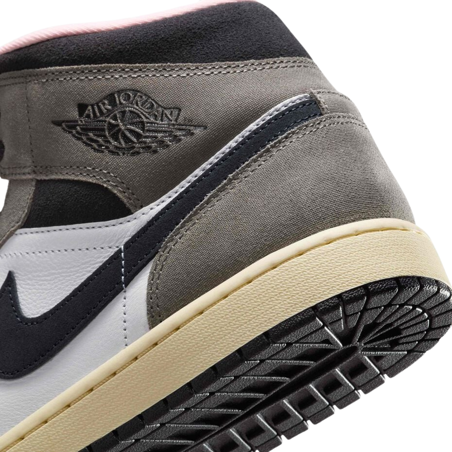 NIKE AIR JORDAN 1 MID