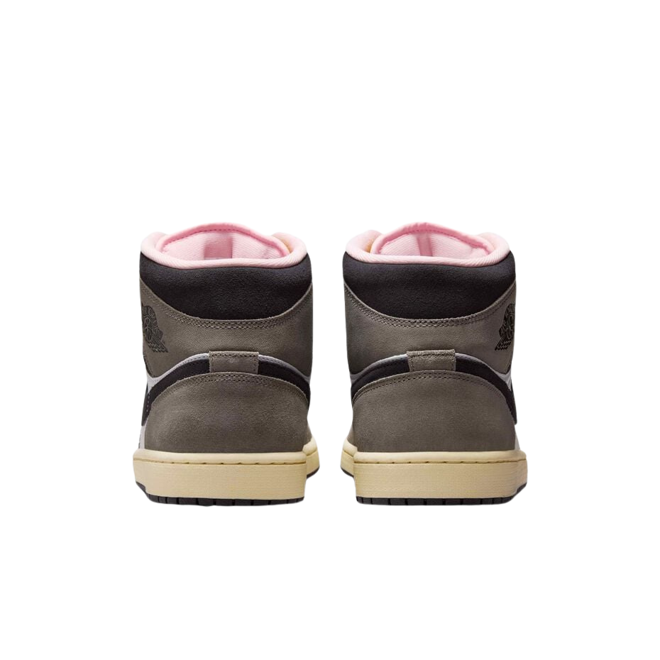 NIKE AIR JORDAN 1 MID