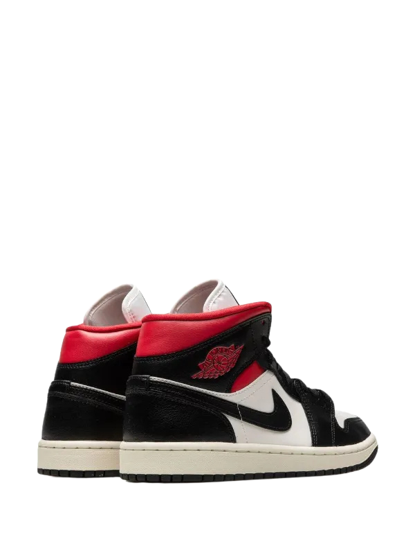 NIKE JORDAN 1 MID