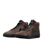 NIKE SB BLAZER MID
