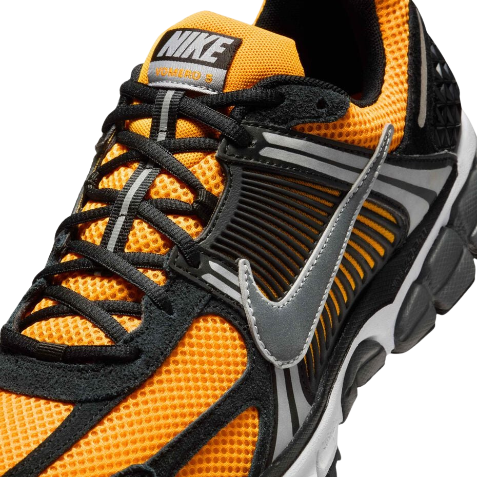 NIKE VOMERO 5